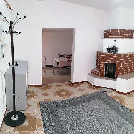 Ugralet Apartment Lunca de Sus Ngoại thất bức ảnh