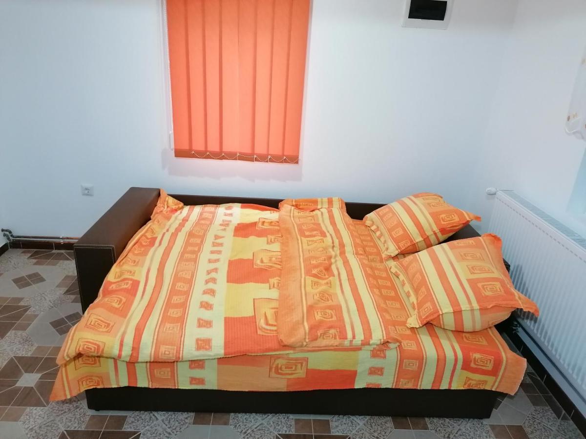 Ugralet Apartment Lunca de Sus Ngoại thất bức ảnh